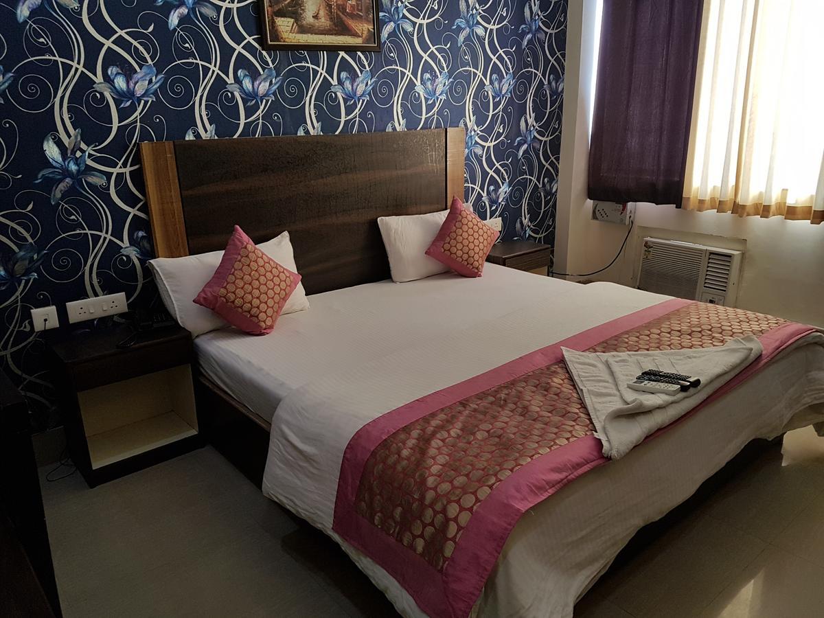 Hotel The Royal Crown Gurgaon Zewnętrze zdjęcie